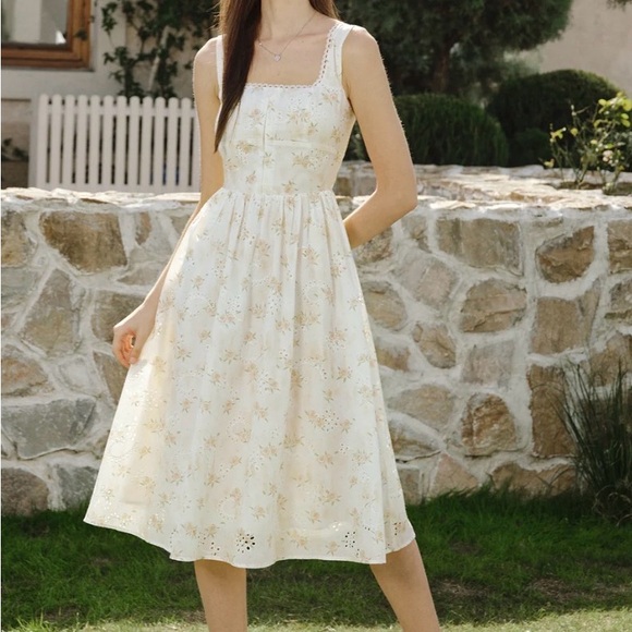 RIHOAS Dresses & Skirts - Women's Cream Floral Midi Sundress with Square Neck